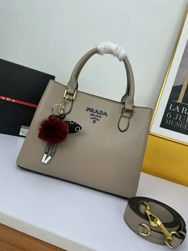 prada aaa qualite sac a main  pour femme s_122a620